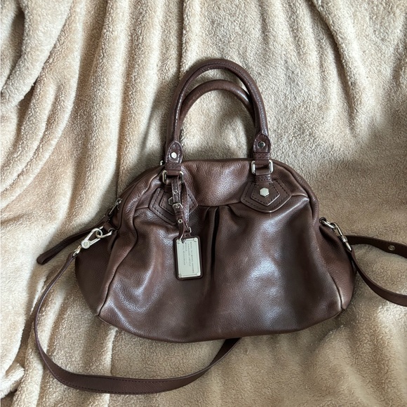 Marc by Marc Jacobs cross body leather tote. - Picture 4 of 6